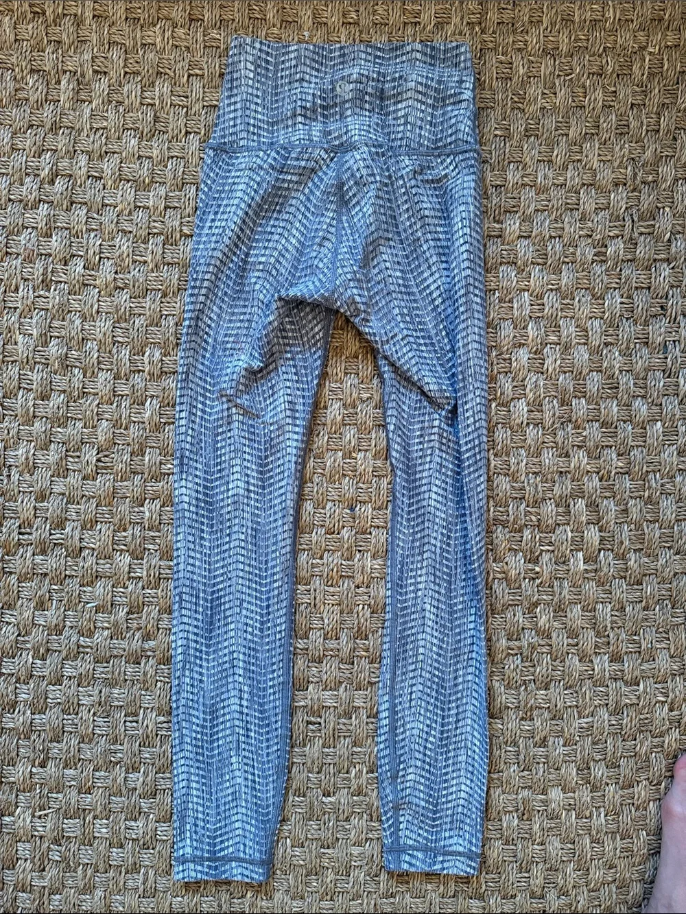 lululemon High-Rise Grey Patterned Leggings for Women Size 2